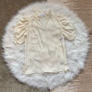 NWT✨ Short Sleeve Blouse